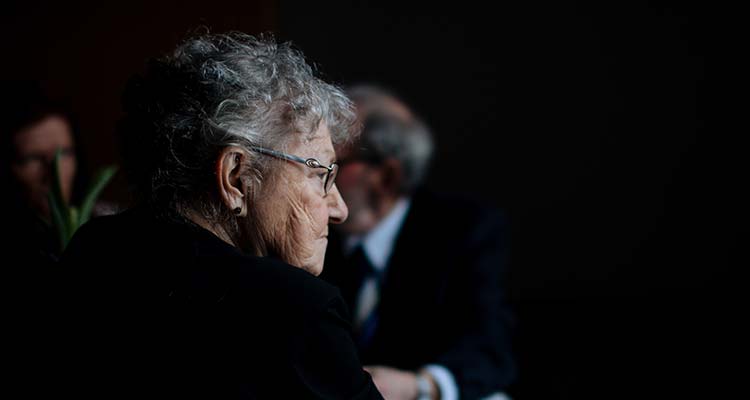 چرا پیام متنی یک ابزار اصلی کمپین است