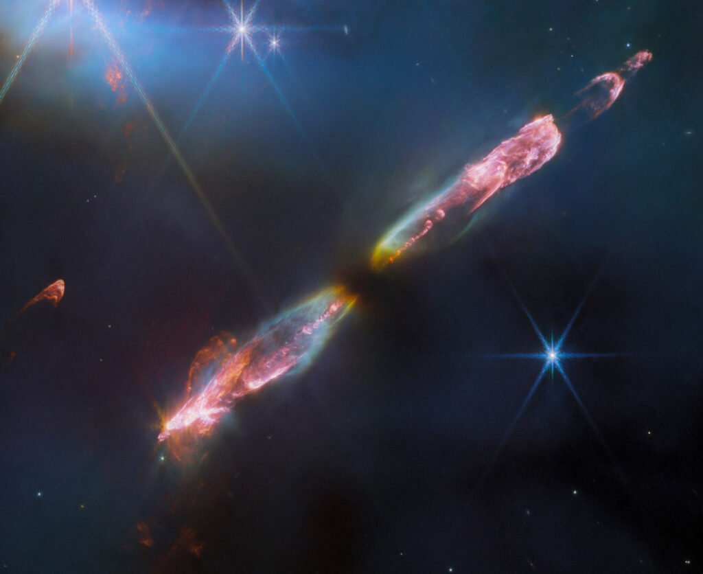 تلسکوپ جیمز وب تصویر شگفت‌آور خروج انرژی از یک نو ستاره را منتشر کرد
