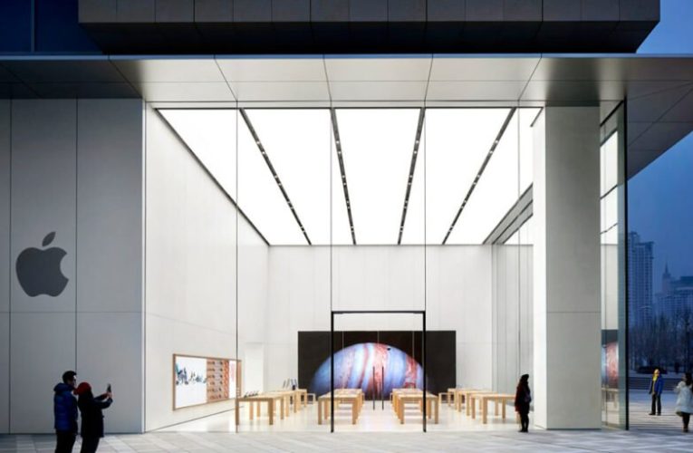 اپل سرانجام مجبور به پذیرش قانون برنامه‌های چین شد