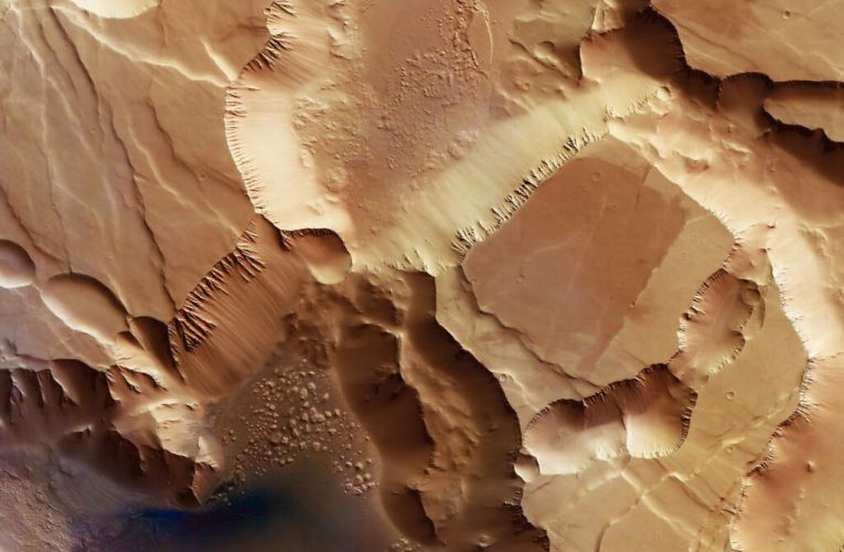 ویدیویی خیره‌کننده از منطقه «هزارتوی شب» مریخ! + ویدیو