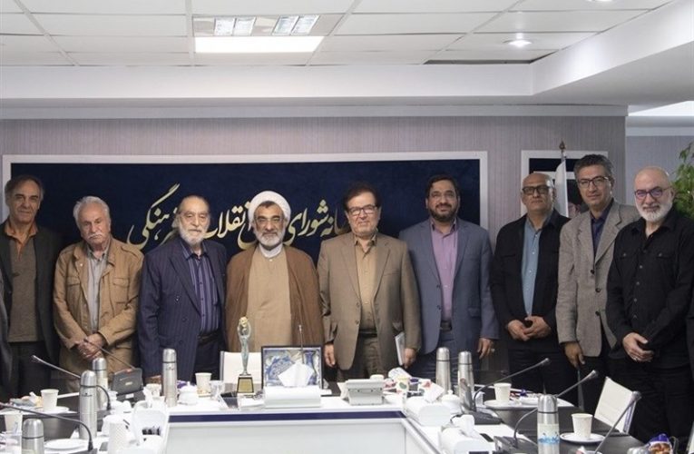 مشکل برخی از سریال های خانگی به روایت دبیر شورای عالی انقلاب فرهنگی/ از ممنوعیت مصرف سیگار تا نگرانی برای خانواده