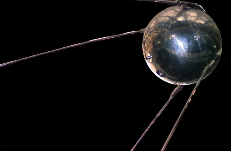 اسپوتنیک ۶ به فضا پرتاب شد