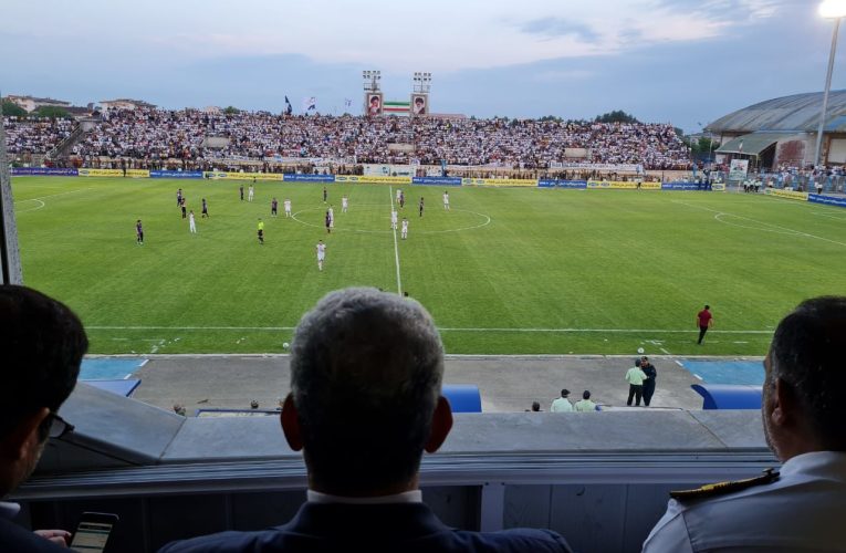 ملوان و تراکتورسازی به تساوی رضایت دادند/ هفته شانس برای پرسپولیس