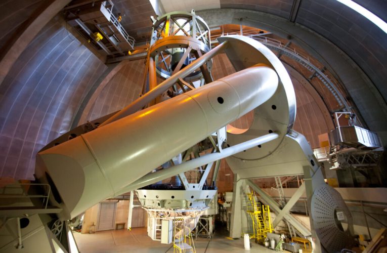 تلسکوپ هیل برای اولین‌بار نور را تحت هدایت هابل مشاهده کرد