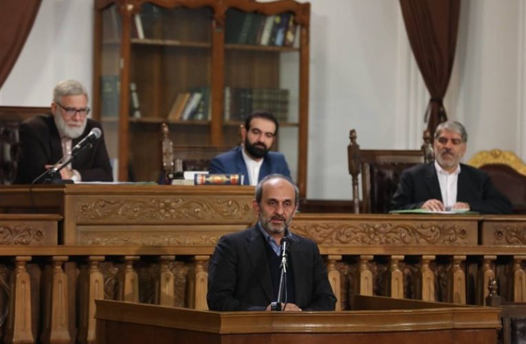 رئیس صدا و سیما در پشت صحنه «کتاب قانون»/ اینجا ناظر بازنمایی واقعی اتفاقات مجلس هستیم
