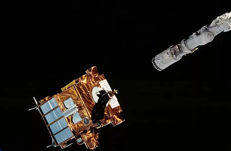 شاتل فضایی اندور در مأموریت اس‌تی‌اس-۷۲ پرتاب شد