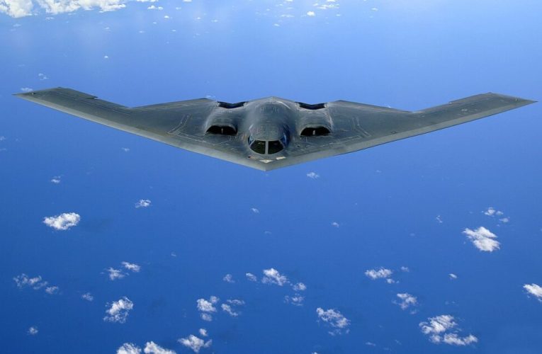 چه تفاوتی بین B-2 Spirit و B-21 Raider وجود دارد؟