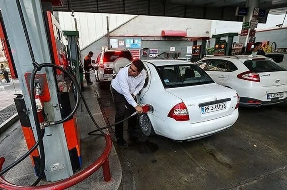 اندازه گیری عوارض زیان‌آور بنزین در جایگاه‌های سوخت - خبرگزاری مهر | اخبار ایران و جهان
