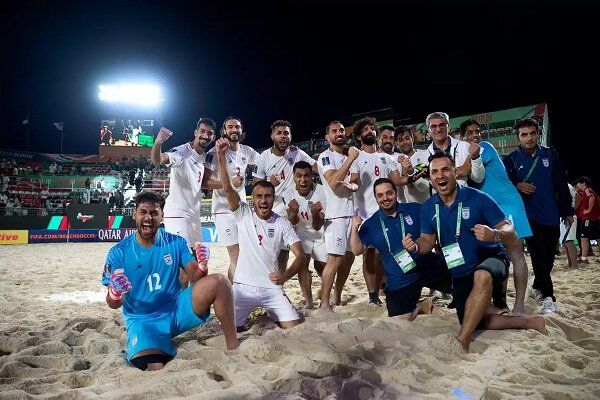 فوتبالیست‌های ساحلی ایران صدرنشین گروه با ناکامی تاهیتی/قدم بعدی امارات است