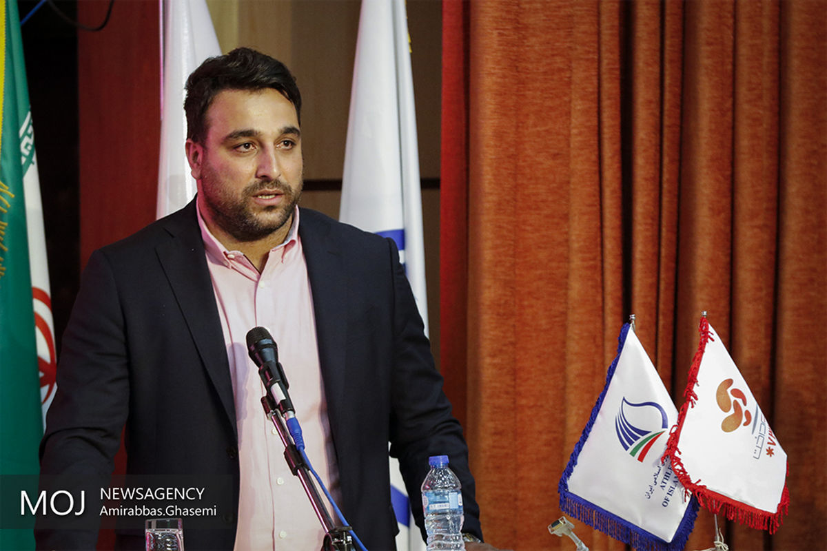 ثبت نام احسان حدادی برای انتخابات دومیدانی