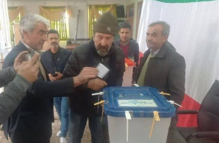 داوود میرباقری رای خود را به صندوق انداخت