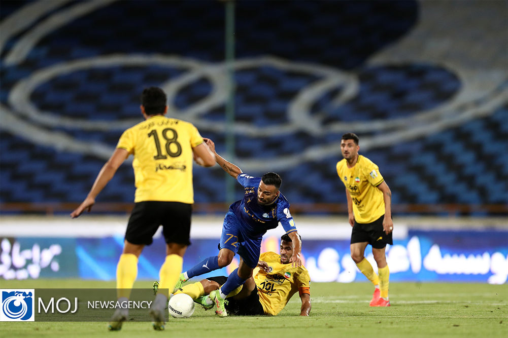 سرمربی سپاهان و استقلال ۲۵۰ میلیون تومان جریمه شدند