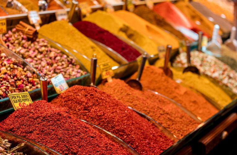ورود طب ایرانی به اثربخشی ادویه ها بر سلامت افراد – تاشکن