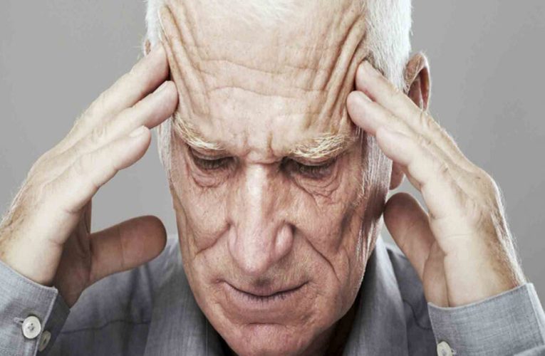چطور به بیمار سکته مغزی پشتیبانی کنیم/ کارهایی که نباید انجام داد – تاشکن