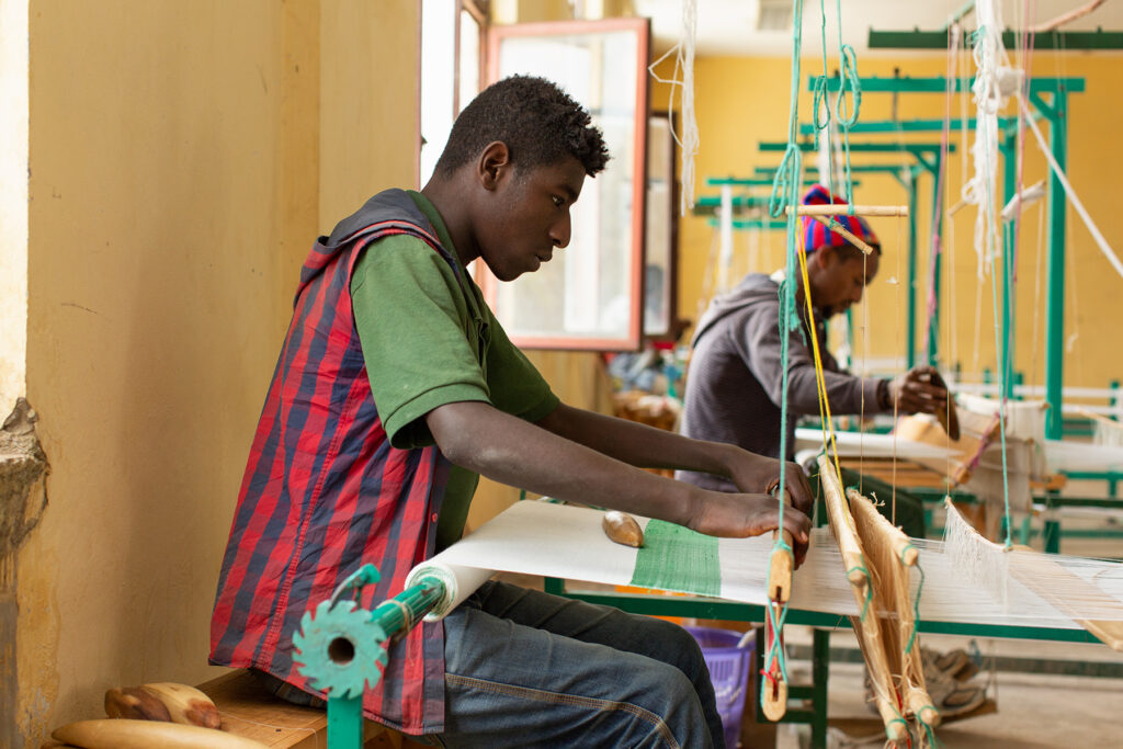 1713110736 253 کدام کشورها بیشترین نیروی کار را دارند؟ تاشکن