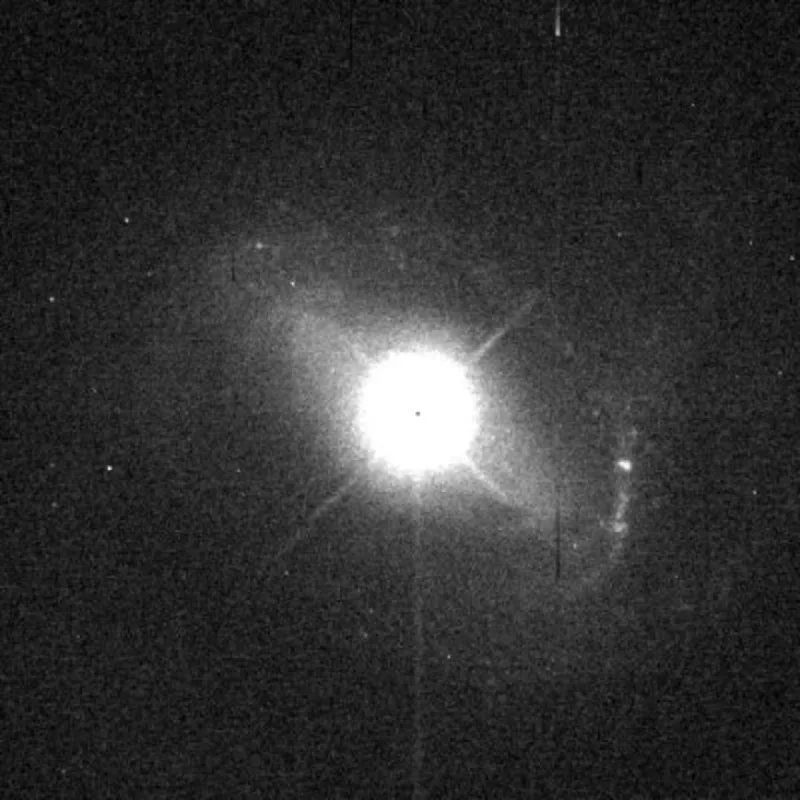 هابل تصویری از کهکشان میزبان یک اختروش ثبت کرد تاشکن.webp