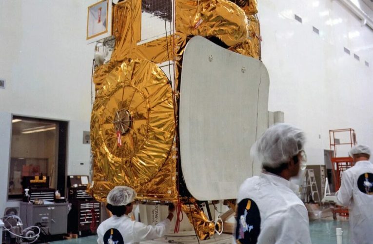 هند اولین ماهواره چند منظوره خود، INSAT-1 را پرتاب کرد_تاشکن