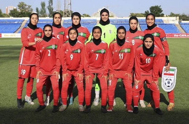 دختران فوتبالیست ایران به مقام قهرمان کافا رسیدند_تاشکن
