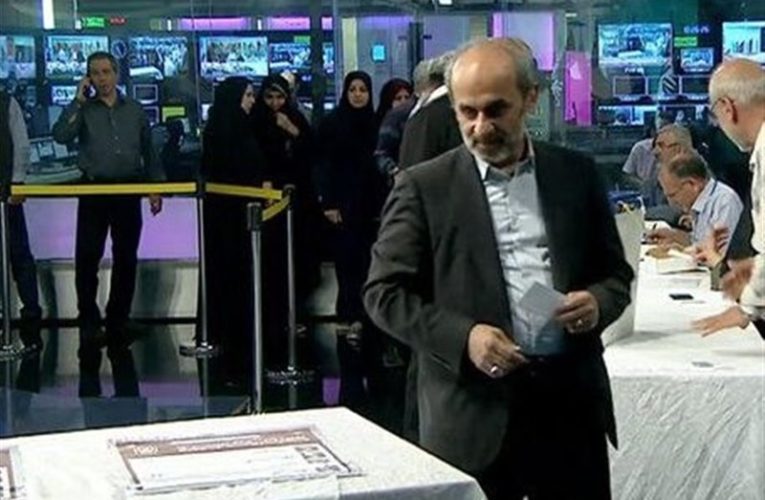 رئیس صداوسیما رای خود را به صندوق انداخت_تاشکن