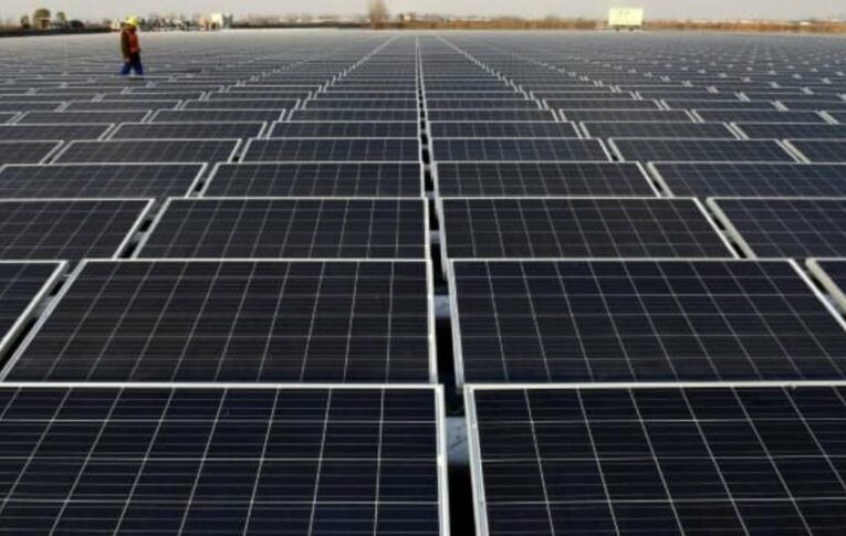 چین بزرگ‌ترین مزرعه خورشیدی تشکیل برق جهان را فعال کرد_تاشکن
