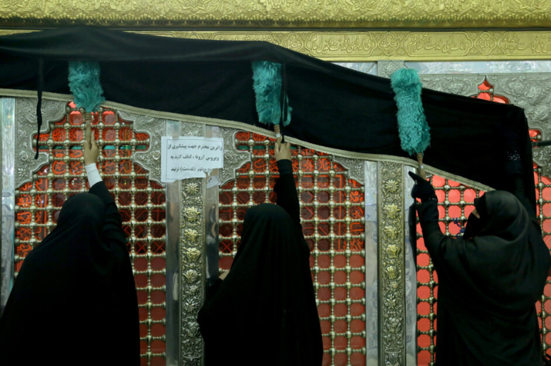 سیاه پوشان و چهارپایه خوانی از آیین های سنتی عزاداری مردم قزوین در محرم سیاه پوشان و چهارپایه خوانی از آیین های سنتی عزاداری مردم قزوین در محرم