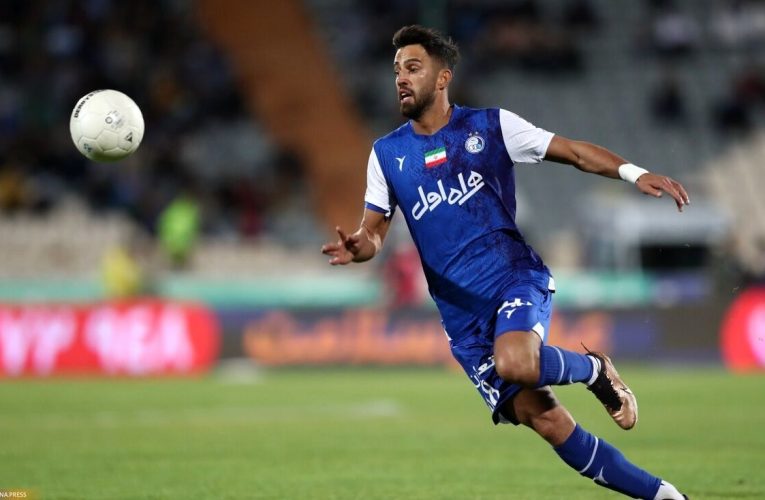 آرش رضاوند یک ساله با استقلال تمدید کرد_تاشکن