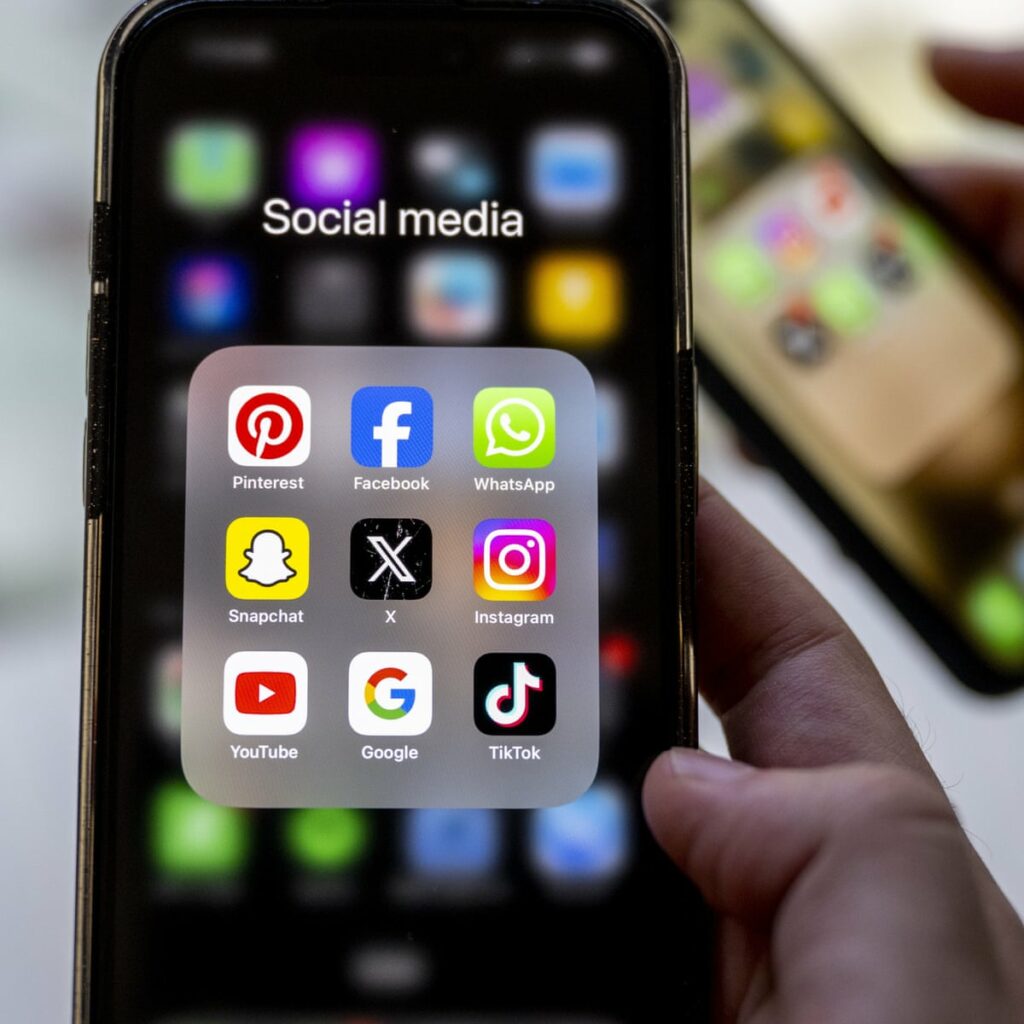 تعلیق قوانین محدودکننده کنترل محتوا در شبکه‌های اجتماعی ادامه می‌یابد