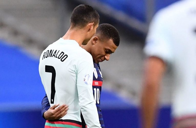 رونالدو در مراسم معارفه امباپه مورد تشویق قرار گرفت_تاشکن