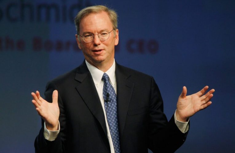 اریک اشمیت آمریکا را در عرصه هوش مصنوعی نظامی از رقیب ها عقب‌تر می‌داند_تاشکن