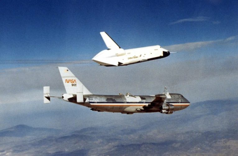 شاتل فضایی انترپرایز اولین پرواز آزاد خود را انجام داد_تاشکن