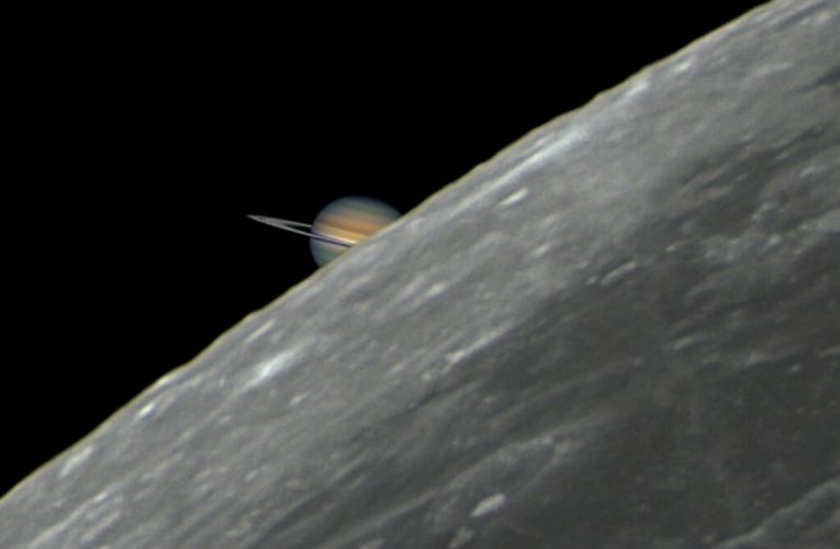 عکس روز ناسا: ماه‌گرفتگی زحلی_تاشکن