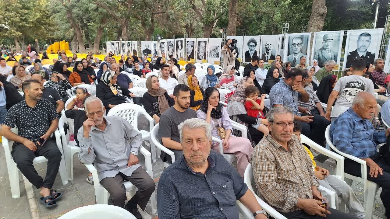 شهرداری قزوین در برگزاری برنامه های هفته فرهنگی یکه و تنها بود شهرداری قزوین در برگزاری برنامه های هفته فرهنگی یکه و تنها بود