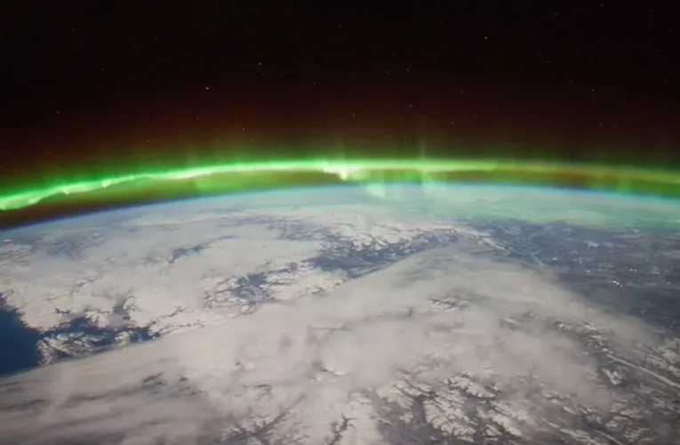 انفجار استارشیپ اسپیس ایکس حفره بزرگی در جو زمین تشکیل کرده بود_تاشکن