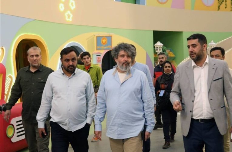 معاون سیما به پشت صحنه بزرگترین دکور برنامه کودک رفت_تاشکن