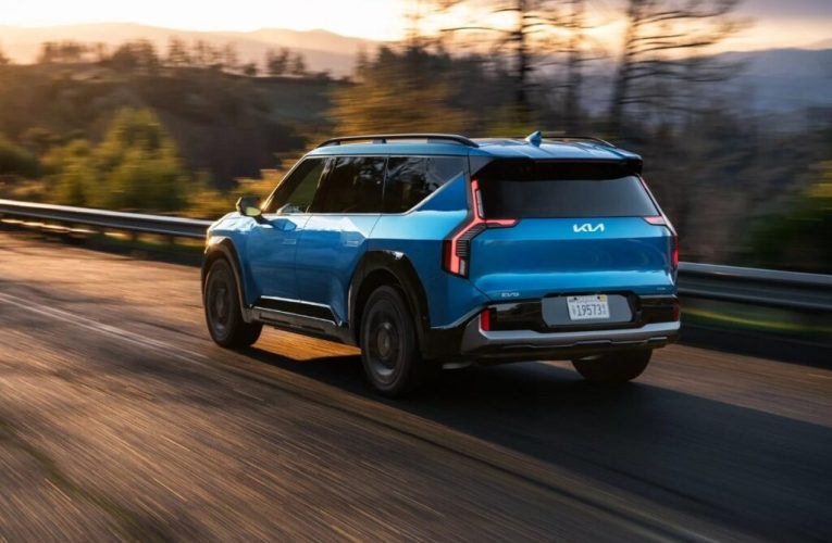 کره‌ای‌ها با اراعه تخفیف برای کیا EV9 و کیا EV6، مشتریان تسلا را وسوسه می‌کنند_تاشکن