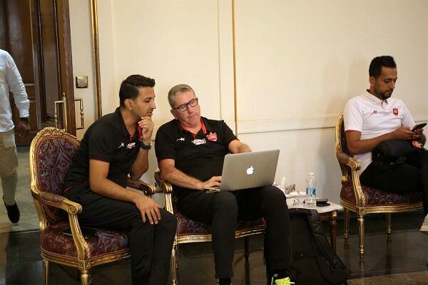 گاریدو حتی در فرودگاه هم الاهلی را آنالیز می‌کند_تاشکن