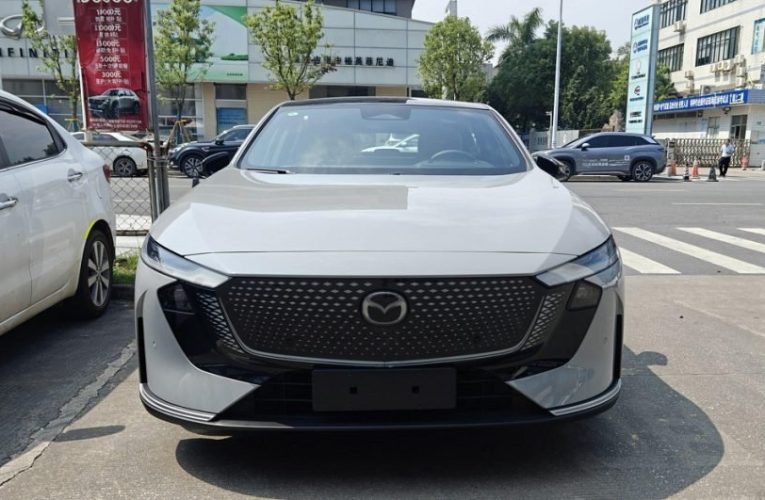 اراعه مزدا EZ-6 با قیمتی کمتر از ۲۰ هزار دلار در چین اغاز شد_تاشکن