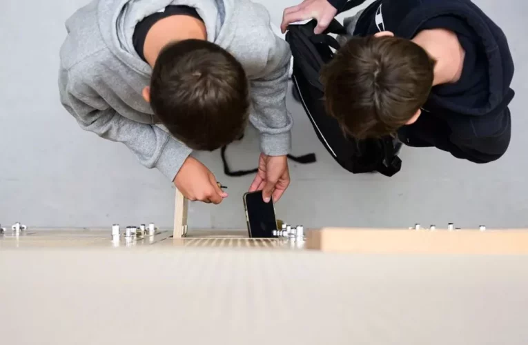 شکایت مدارس آمریکا از گوگل، متا و تیک‌تاک به‌علت اعتیاد و وابستگی دانش‌آموزان_تاشکن