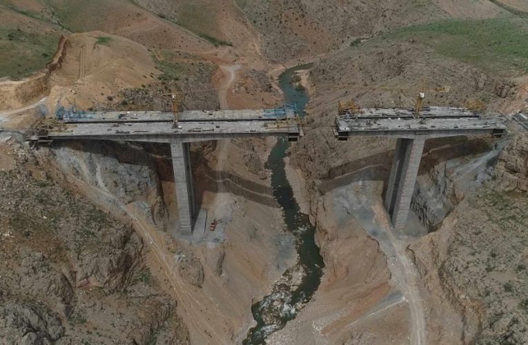 نرخ عوارض آزادراه اصفهان – شیراز اشکار شد_تاشکن