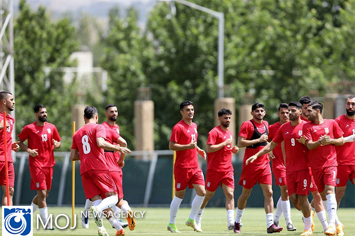 تاج از کارکرد تیم ملی راضی است و انتقادها را کینه‌توزی می‌داند_تاشکن