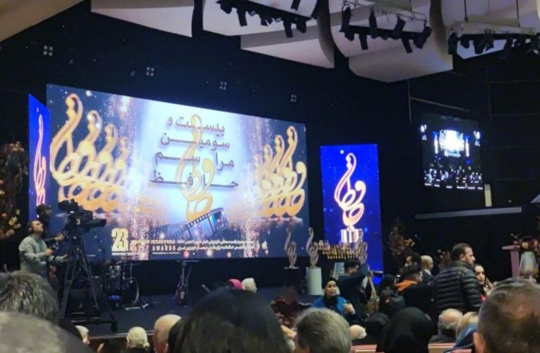 تندیس های جشن حافظ23 را چه افرادی به خانه بردند؟_تاشکن
