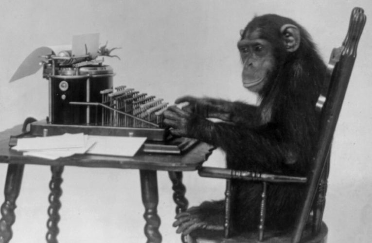 میمون‌ها تا آخر عمر کیهان نیز نمی توانند تصادفاً آثار شکسپیر را تایپ کنند_تاشکن