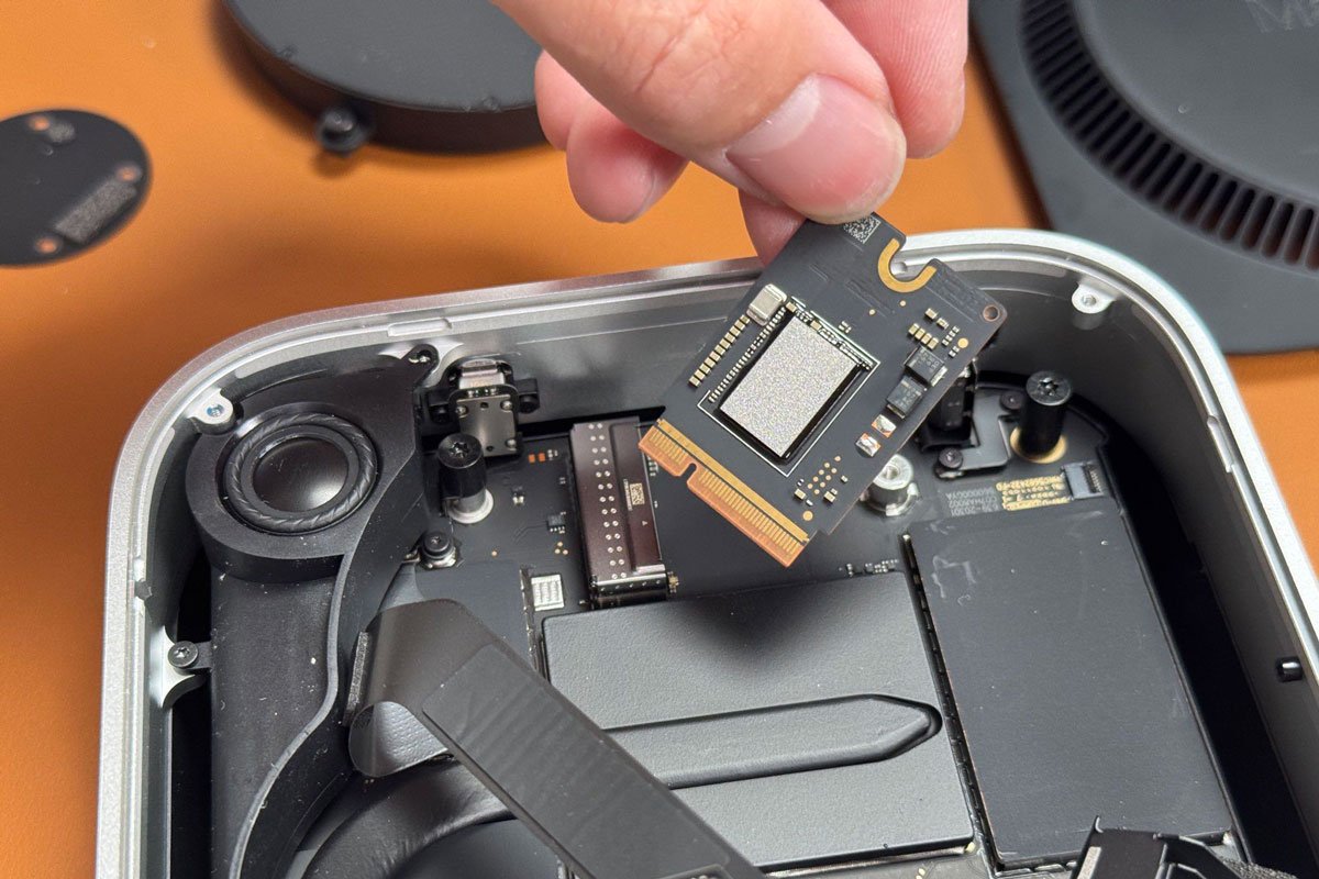 کالبدشکافی مک مینی M4 منتشر شد؛ حافظه SSD قابل جداسازی + ویدیو