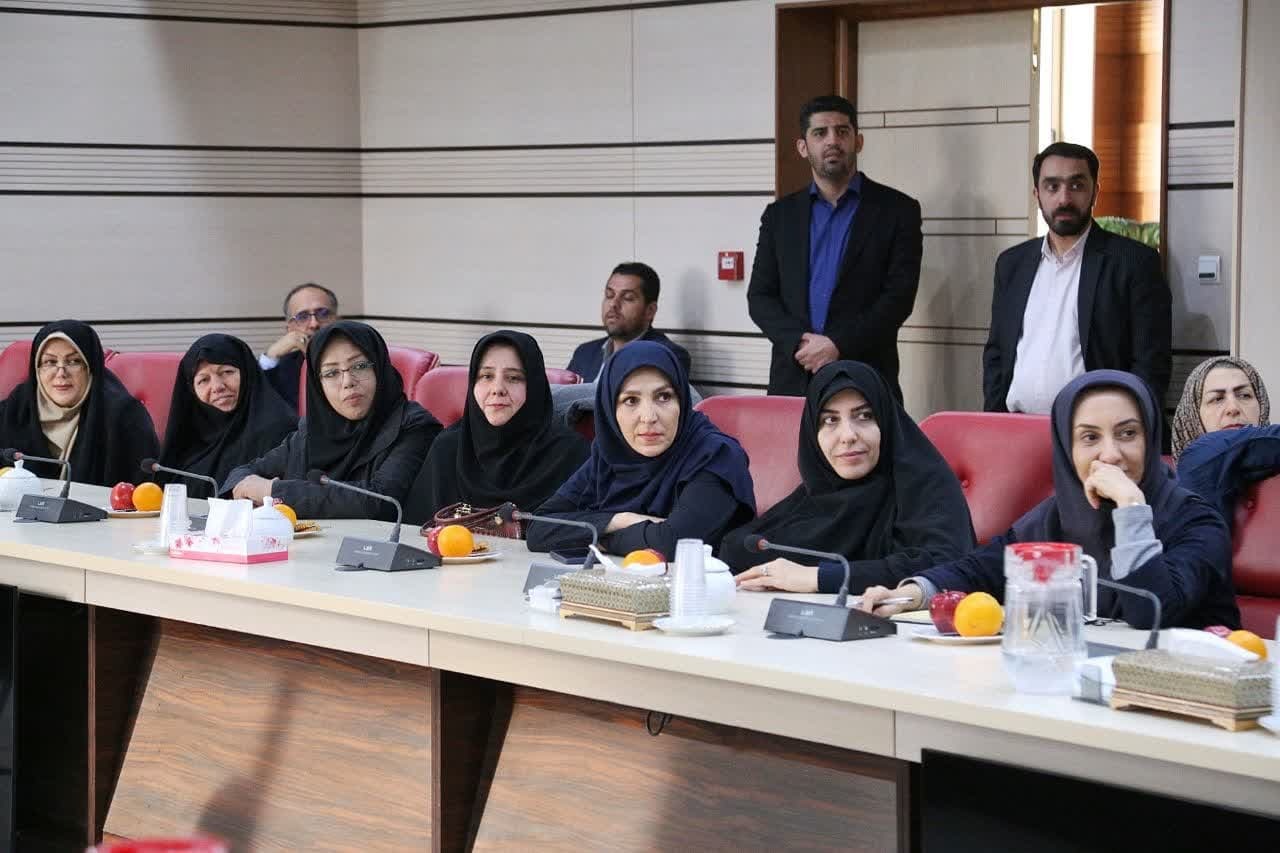 به گفتمان دکتر پزشکیان پایبند هستم به گفتمان دکتر پزشکیان پایبند هستم