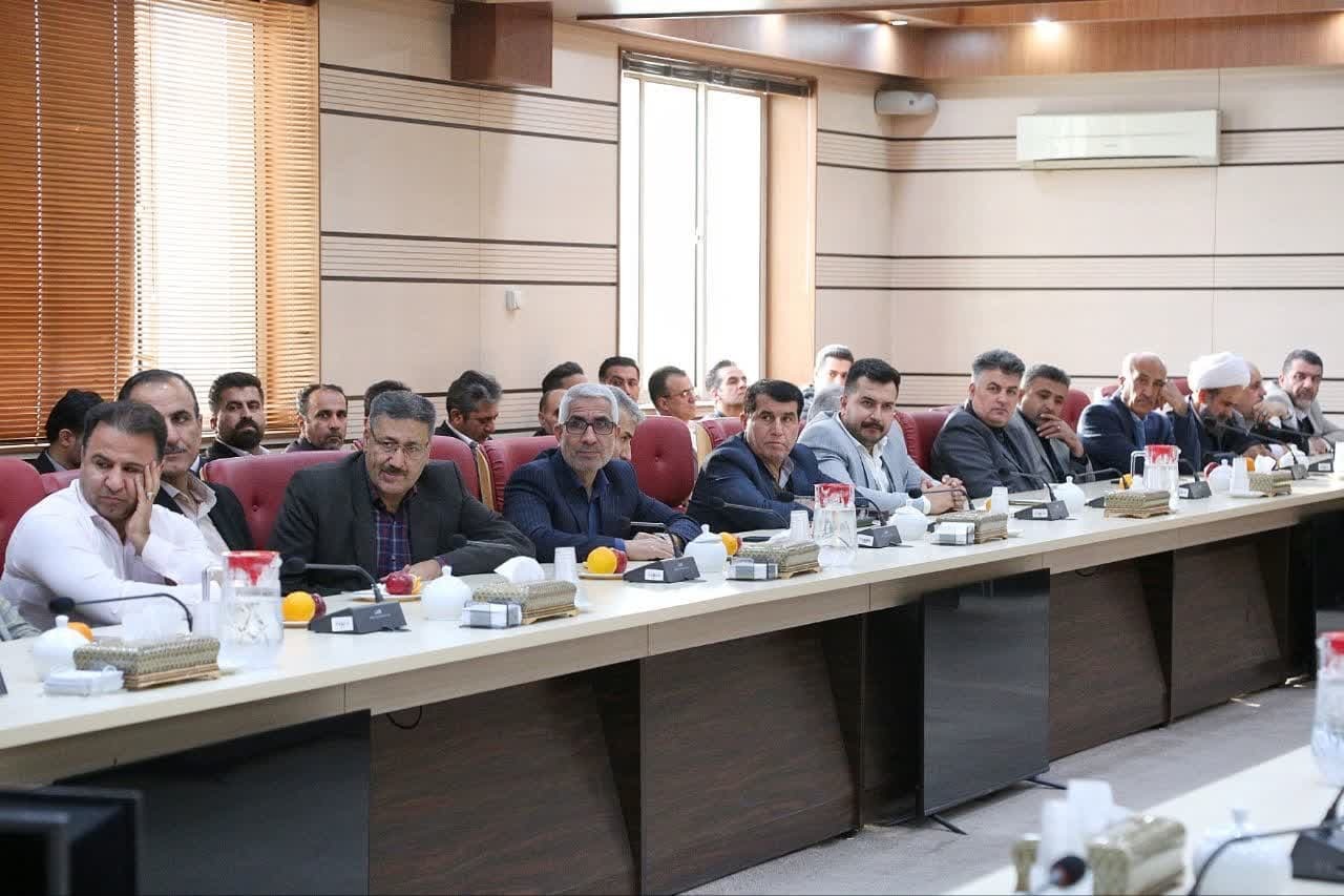 به گفتمان دکتر پزشکیان پایبند هستم به گفتمان دکتر پزشکیان پایبند هستم