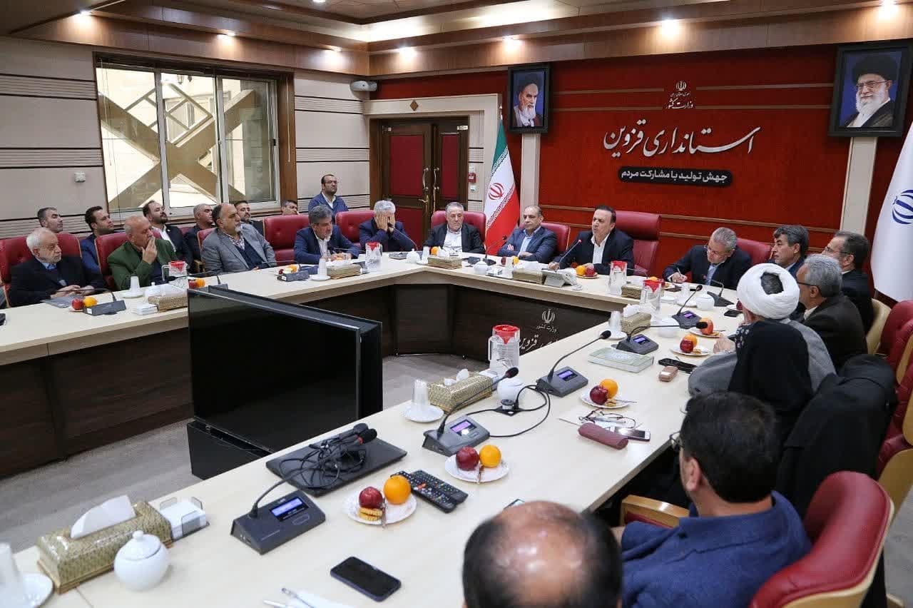 به گفتمان دکتر پزشکیان پایبند هستم به گفتمان دکتر پزشکیان پایبند هستم