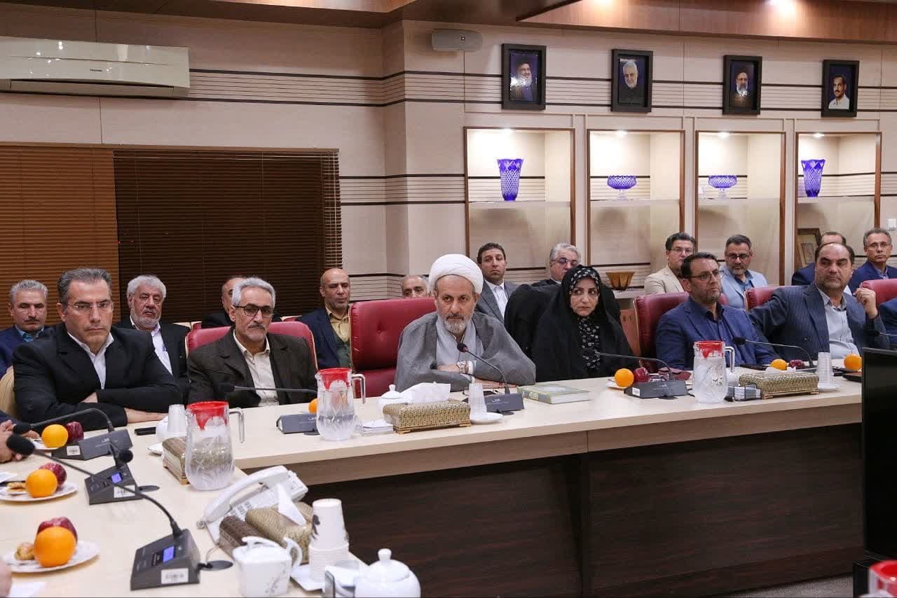 به گفتمان دکتر پزشکیان پایبند هستم به گفتمان دکتر پزشکیان پایبند هستم
