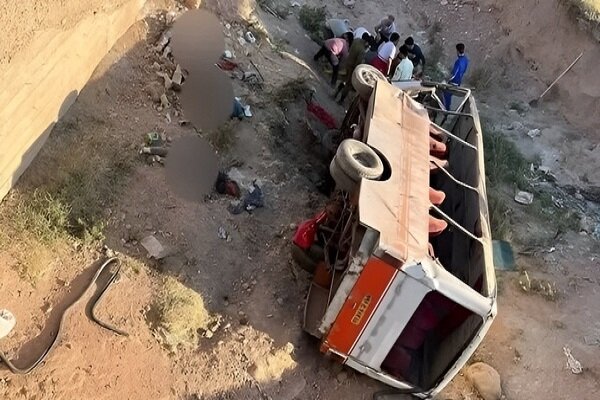 جزئیات حادثه‌ سقوط مینی‌بوس به دره اعلام شد - خبرگزاری مهر | اخبار ایران و جهان