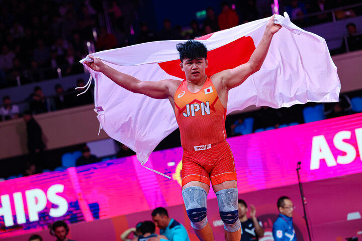 کشتی‌گیر دورگه ایرانی – ژاپنی در جام امپراتور قهرمان شد_تاشکن