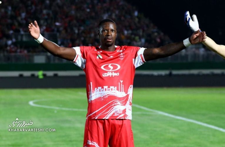 ژوائو در ایستگاه پایانی پرسپولیس_تاشکن